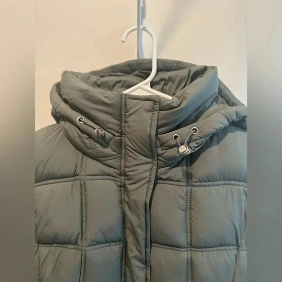 Bernardo Winter Resort Quilted Hooded Puffer Vest NEW NEVER WORN! SIZE S NO TAGS - Picture 6 of 10